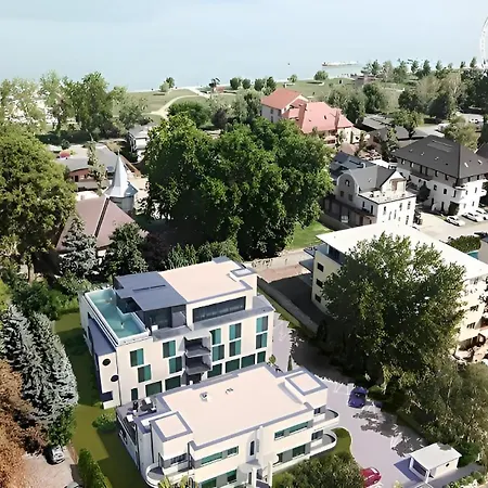 Apart-hotel Bauhaus Wellness 4*